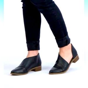 BUCKLE Women's Side Cut Out Flats, Black 7 MED